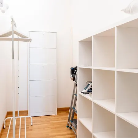 Διαμέρισμα Guesthost - Piazza Cavallotti & Mercato Apartment!